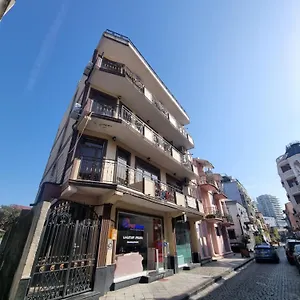 https://pink-nest-hotel.batumihotels.net