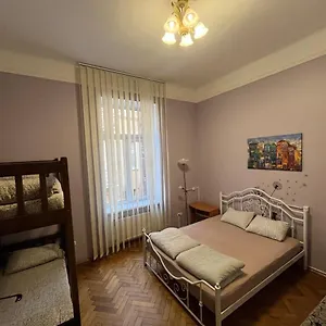 https://centrum-hostel.hotelslviv.net